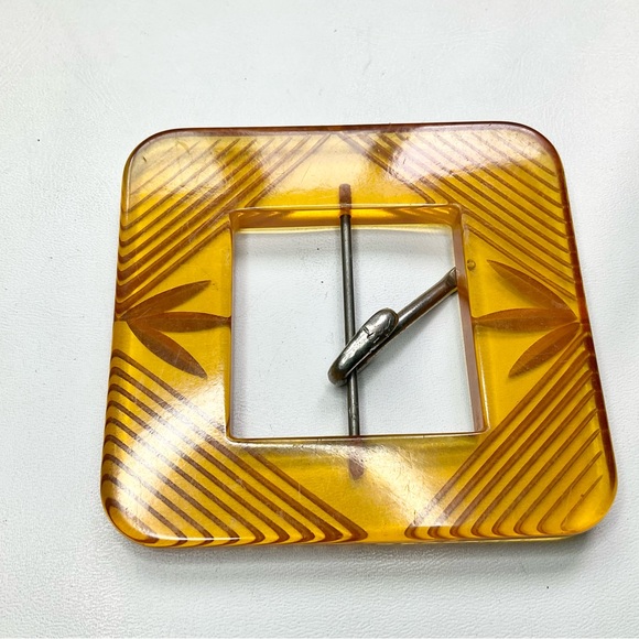 Art Deco Bakelite Carved Apple Juice Large Buckle - Picture 2 of 6